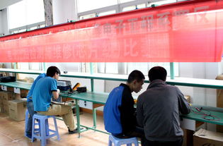 電子工程系第十一屆科技與技能節(jié)圓滿落幕 網(wǎng)絡(luò)工程專業(yè)學(xué)子在電子產(chǎn)品維修與檢測（芯片級）比賽中展露鋒芒
